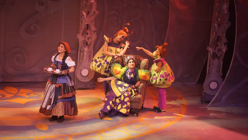 Review: REP's CINDERELLA Wins Hearts with Charming Performance and Visual Elegance Image