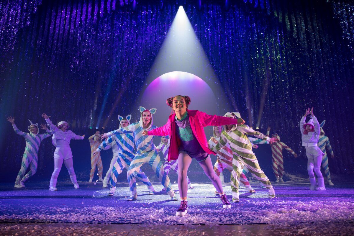 Photos: 'TWAS THE NIGHT BEFORE... Will Open at the Fox Theatre in December — photo 3 of 10