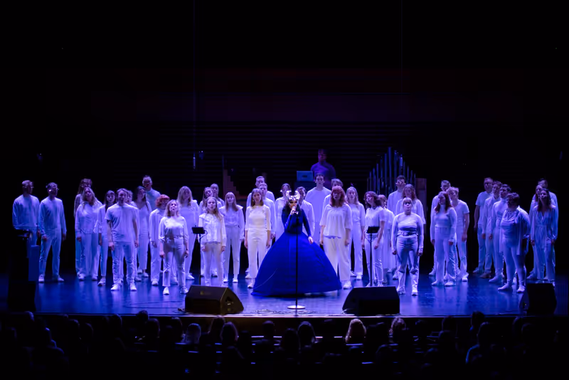 Photos: Björk & Hamrahlíð Choir Release WHERE IS THE LINE (LIVE AT HARPA HALL) — photo 7 of 7