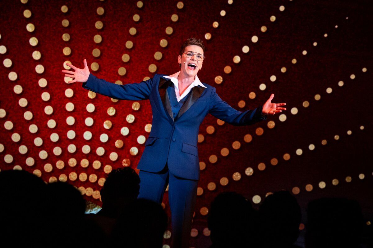 Photos & Video: Inside Tectonic Theater Project's A TECTONIC CABARET, Hosted by Jenn Colella — photo 2 of 7