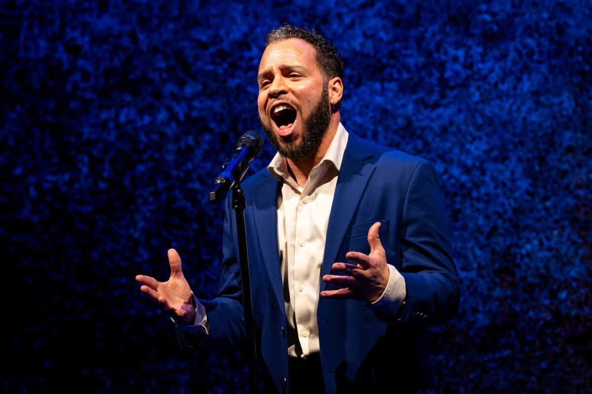 Photos & Video: Inside Tectonic Theater Project's A TECTONIC CABARET, Hosted by Jenn Colella — photo 4 of 7