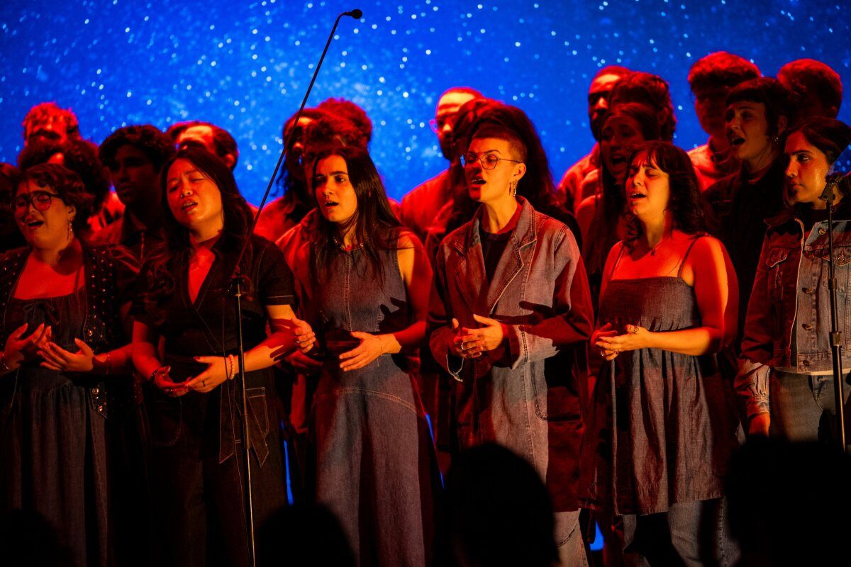 Photos & Video: Inside Tectonic Theater Project's A TECTONIC CABARET, Hosted by Jenn Colella — photo 7 of 7