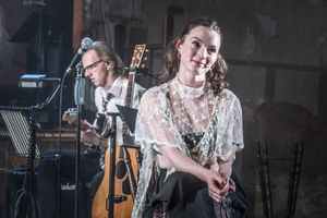 Christina Bennington @ BroadwayWorld Christina Bennington Photo