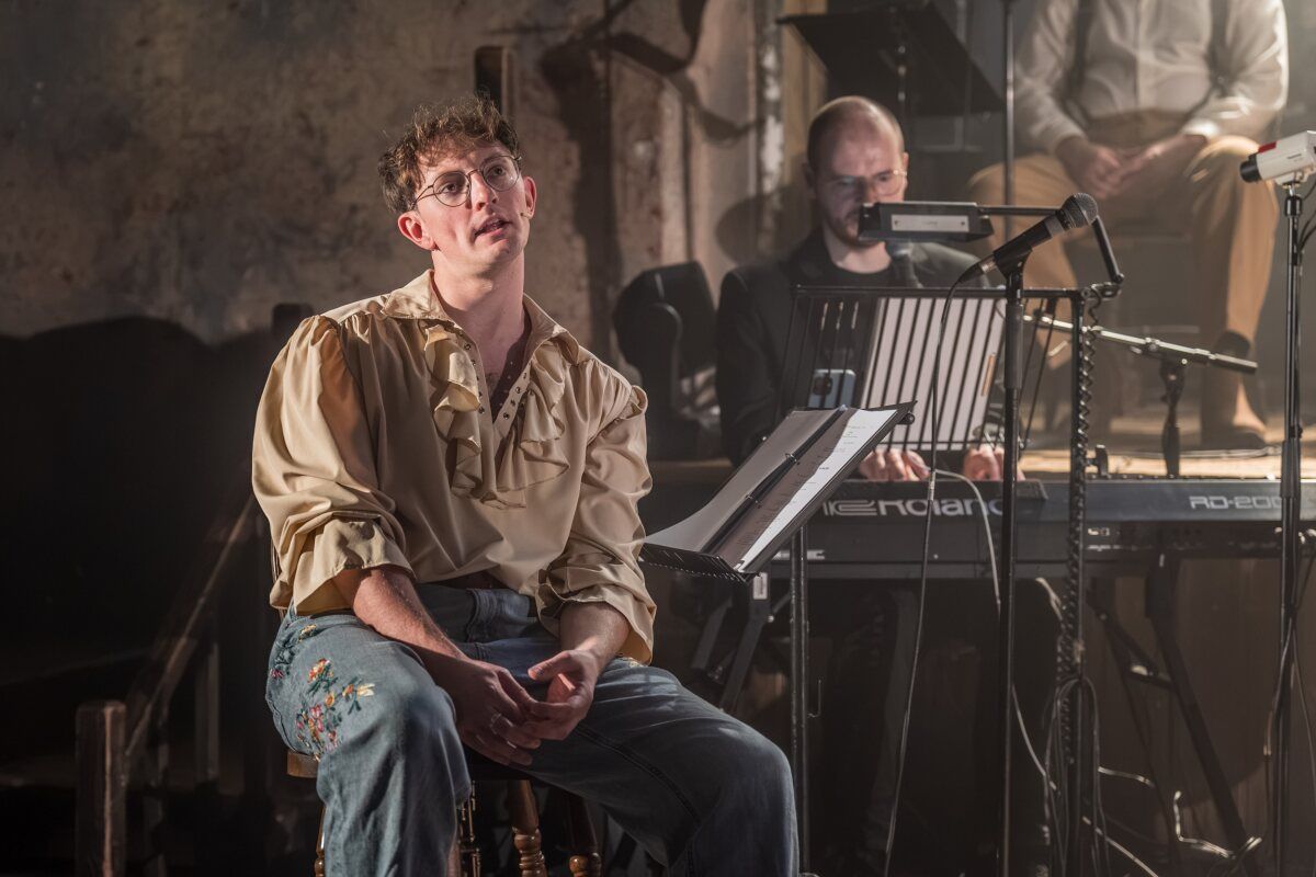 Photos: First Look at STOKER WILDE at Wilton's Music Hall — photo 4 of 13