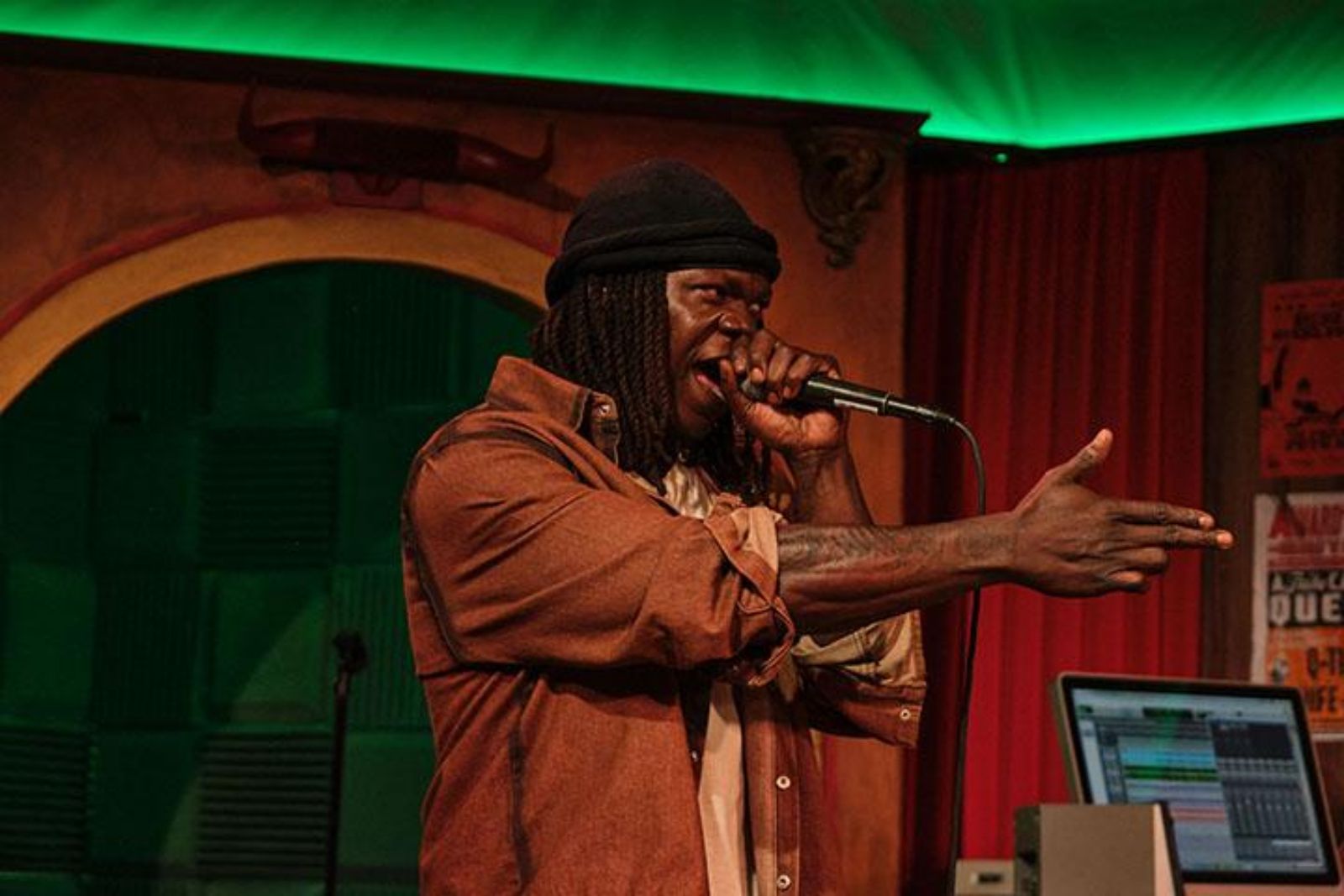 Photos: MUD LIFE Opens at Collaboraction Theatre — photo 8 of 12