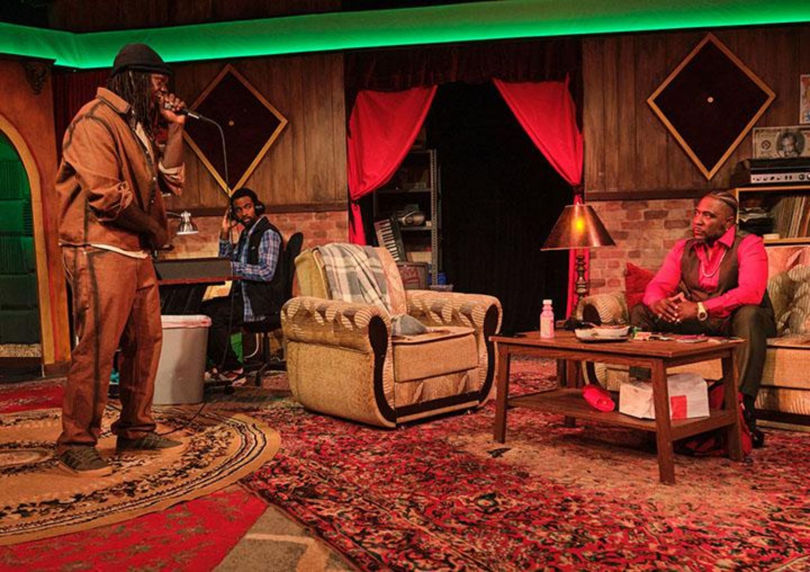 Photos: MUD LIFE Opens at Collaboraction Theatre — photo 1 of 12