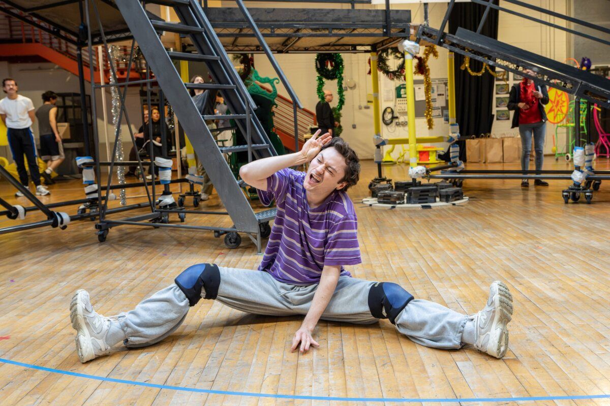 Photos: DR. SEUSS'S HOW THE GRINCH STOLE CHRISTMAS! THE MUSICAL In Rehearsal at Leeds Playhouse — photo 11 of 22