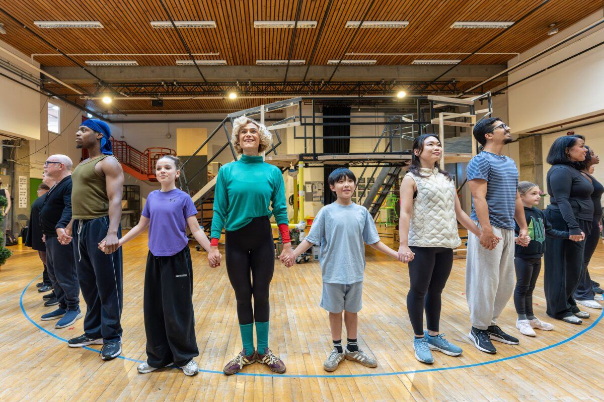 Photos: DR. SEUSS'S HOW THE GRINCH STOLE CHRISTMAS! THE MUSICAL In Rehearsal at Leeds Playhouse — photo 6 of 22