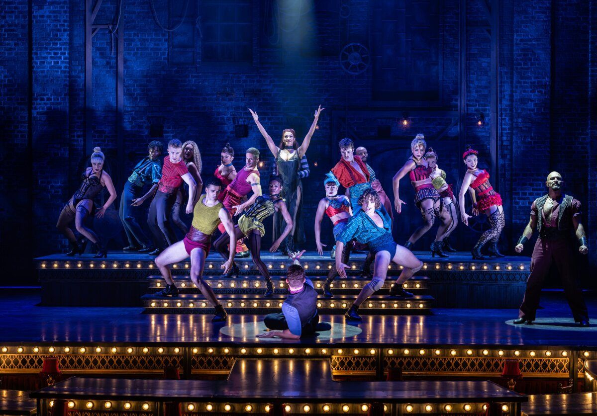 Photos: MOULIN ROUGE! THE MUSICAL Extends in London and Reveals New Photos — photo 6 of 11