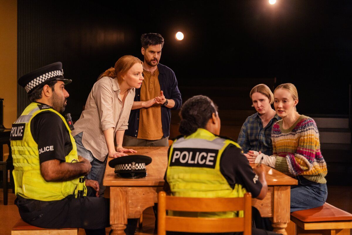 Photos: Lauren Ambrose, Tom Riley and More in THE UNBELIEVERS — photo 2 of 13