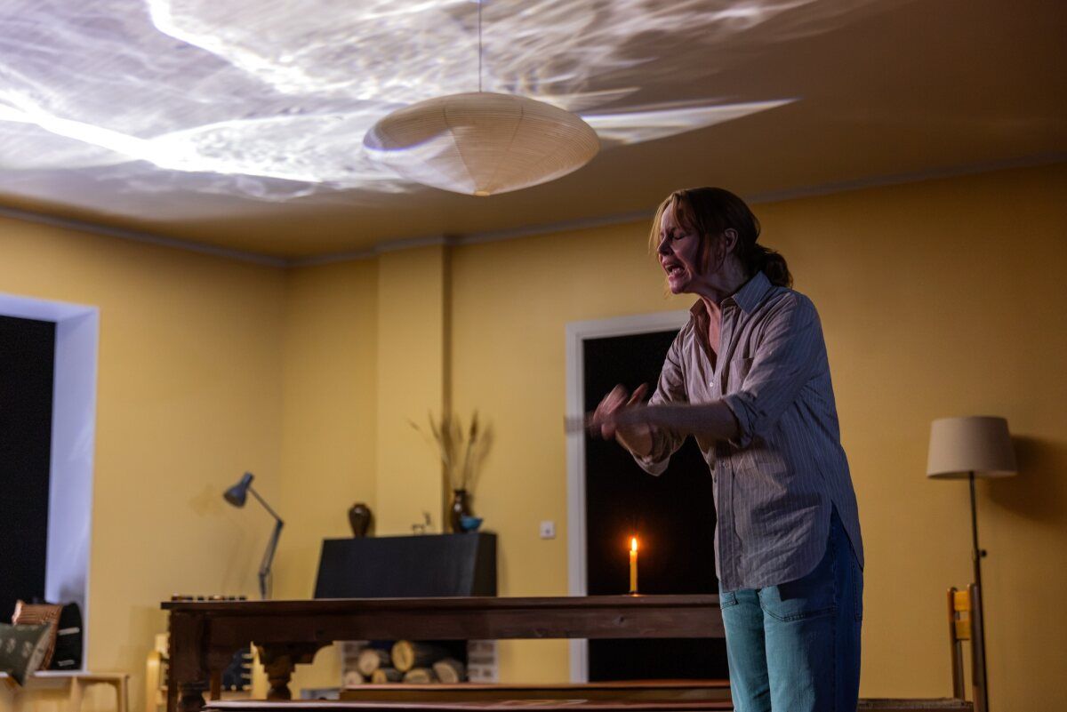 Photos: Lauren Ambrose, Tom Riley and More in THE UNBELIEVERS — photo 9 of 13