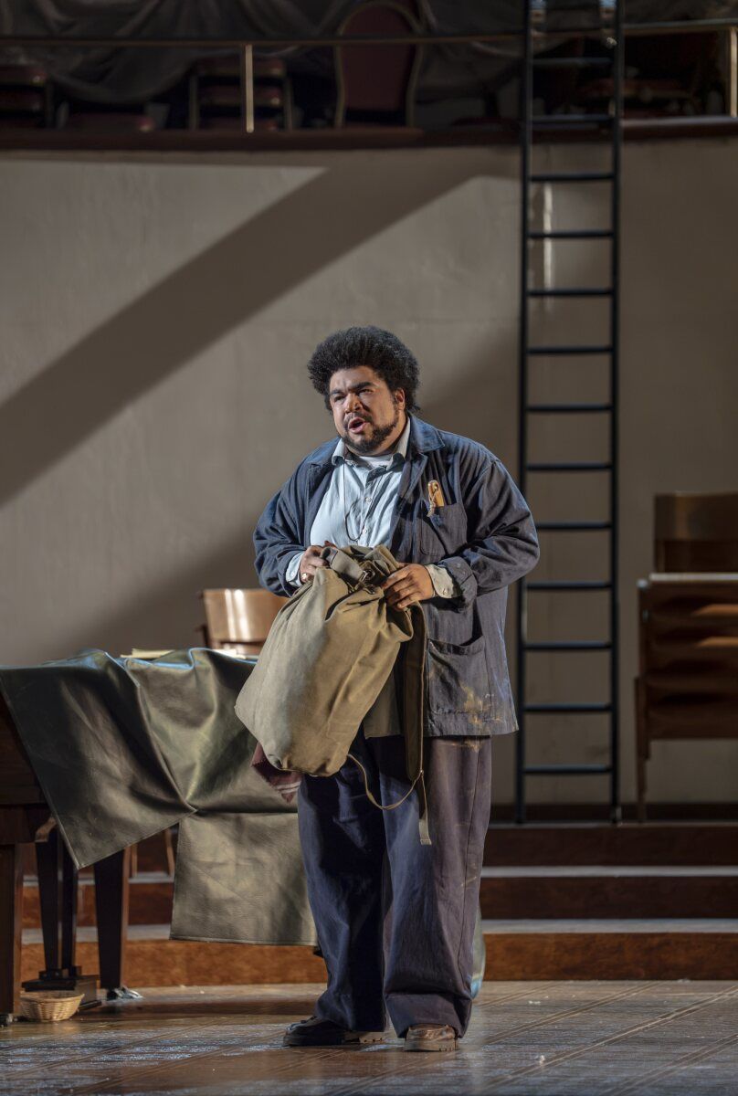 Photos: English National Opera Performs TOSCA at the London Coliseum — photo 9 of 27