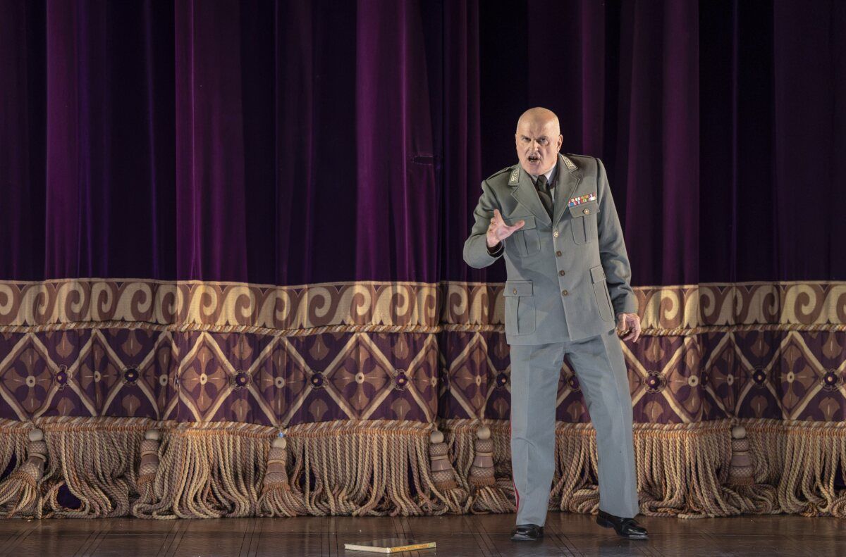 Photos: English National Opera Performs TOSCA at the London Coliseum — photo 23 of 27