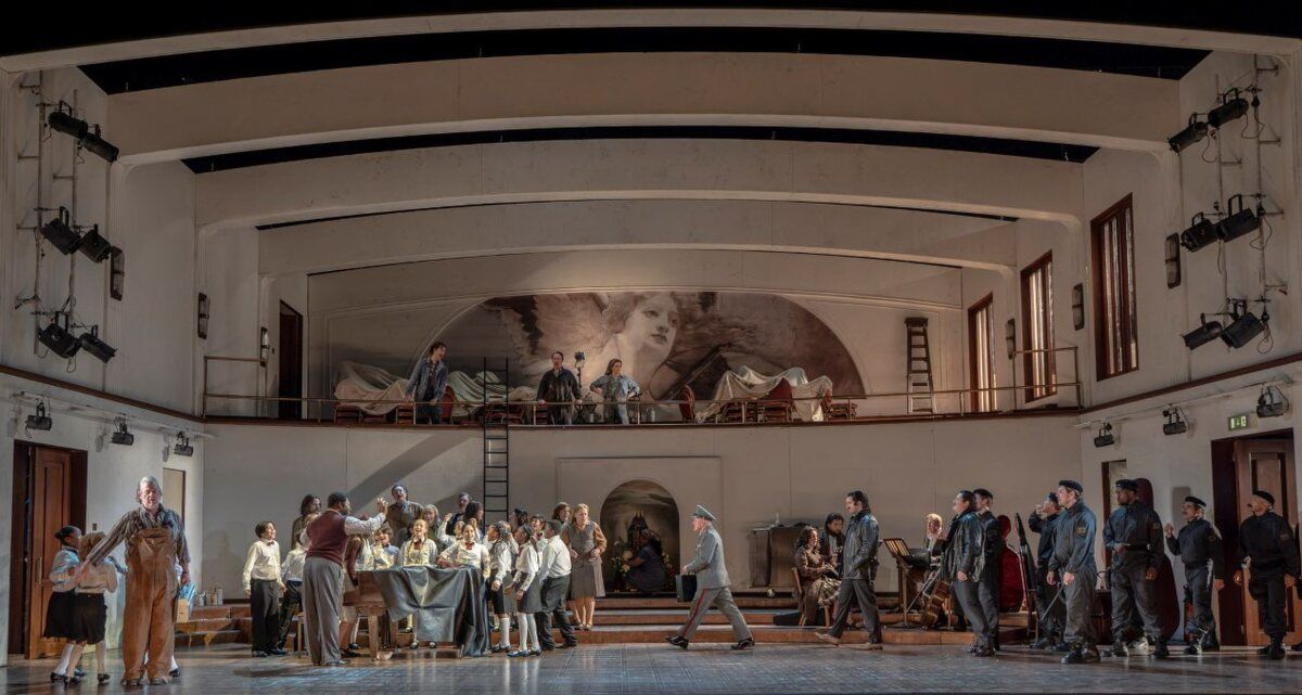 Photos: English National Opera Performs TOSCA at the London Coliseum — photo 14 of 27