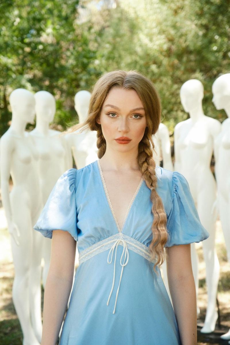 Mollie Elizabeth Releases PEOPLE PLEASER EP Via Capitol Records Image