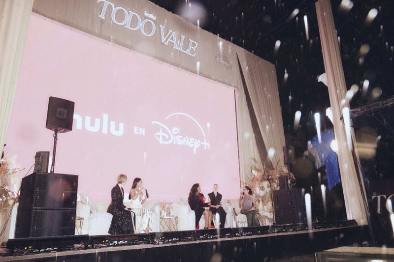 Photos: ALL'S FAIR Season Two Mexico City Premiere Photos Available — photo 2 of 7