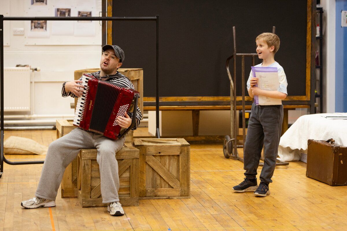 Photos: Inside Rehearsals for A CHRISTMAS CAROL at The Royal Lyceum Theatre Edinburgh — photo 12 of 28