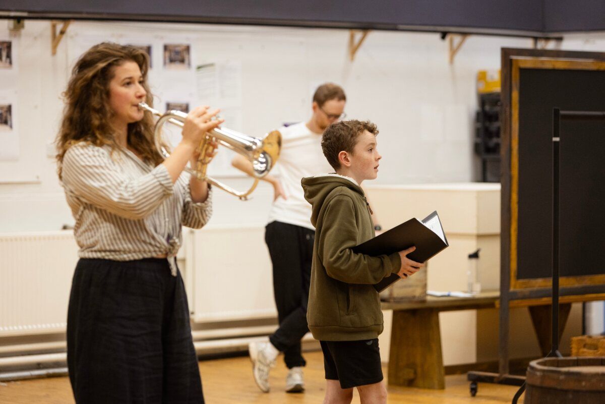 Photos: Inside Rehearsals for A CHRISTMAS CAROL at The Royal Lyceum Theatre Edinburgh — photo 14 of 28