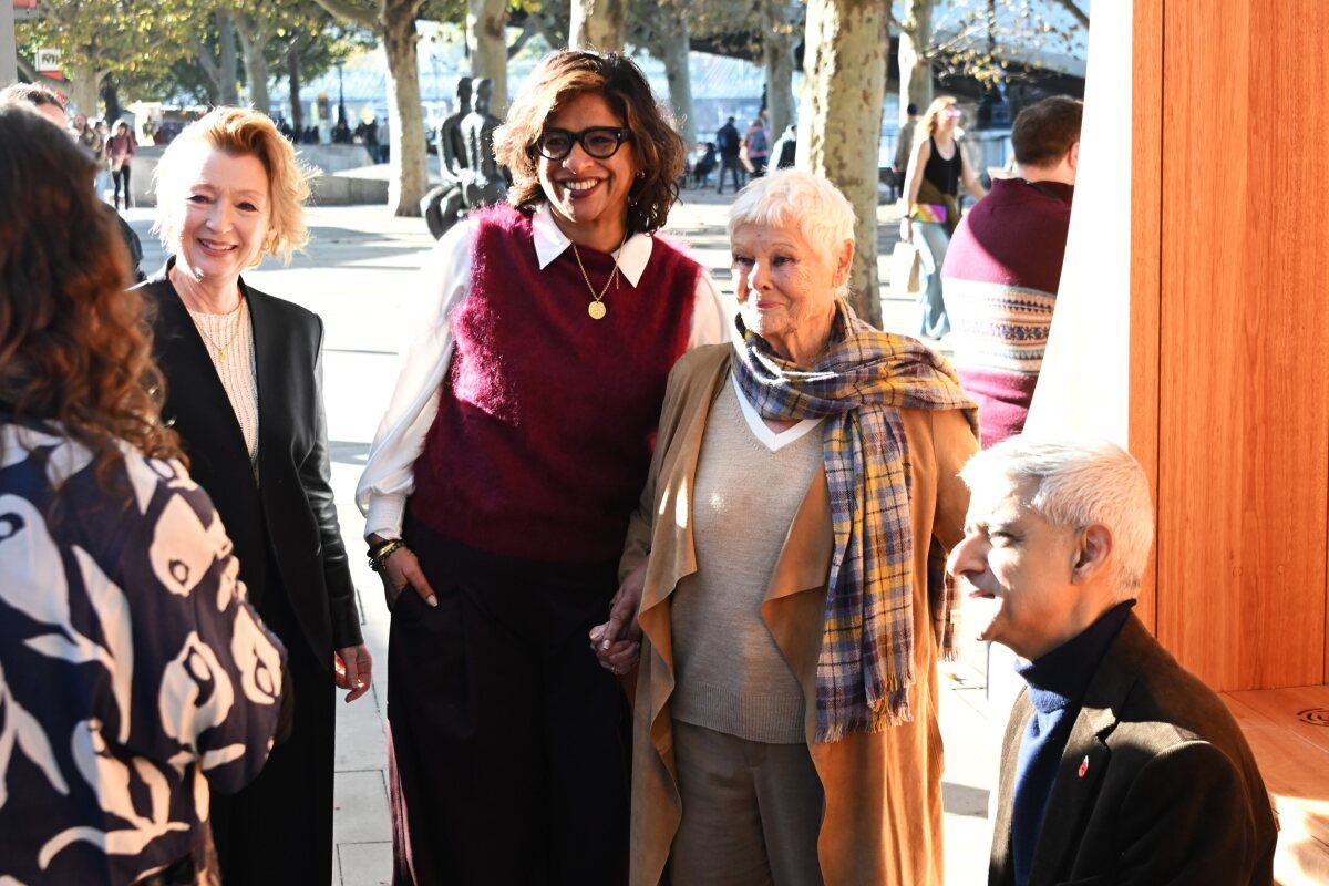 Photos: Judi Dench, Lesley Manville and More Unveil National Theatre Installation — photo 5 of 10