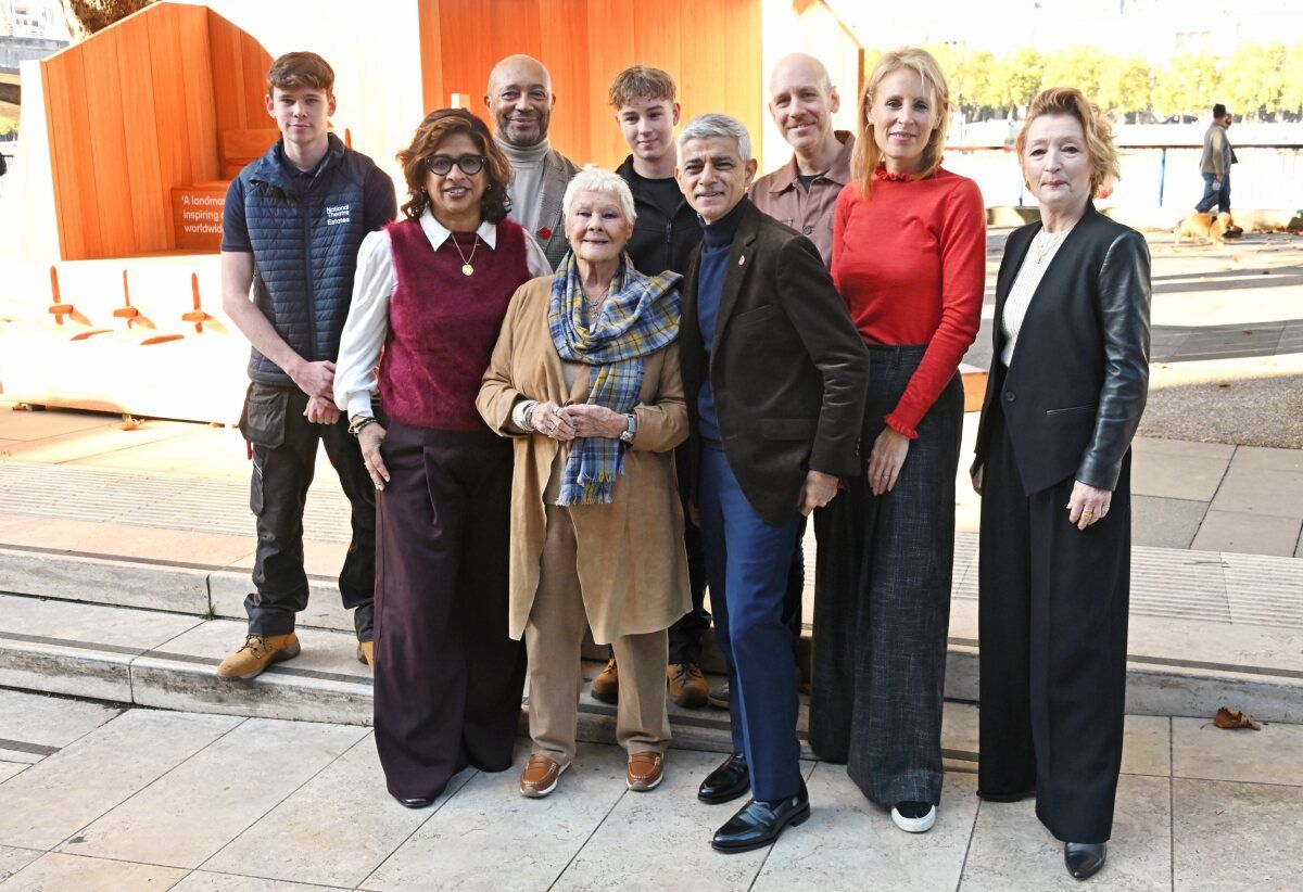 Photos: Judi Dench, Lesley Manville and More Unveil National Theatre Installation — photo 7 of 10