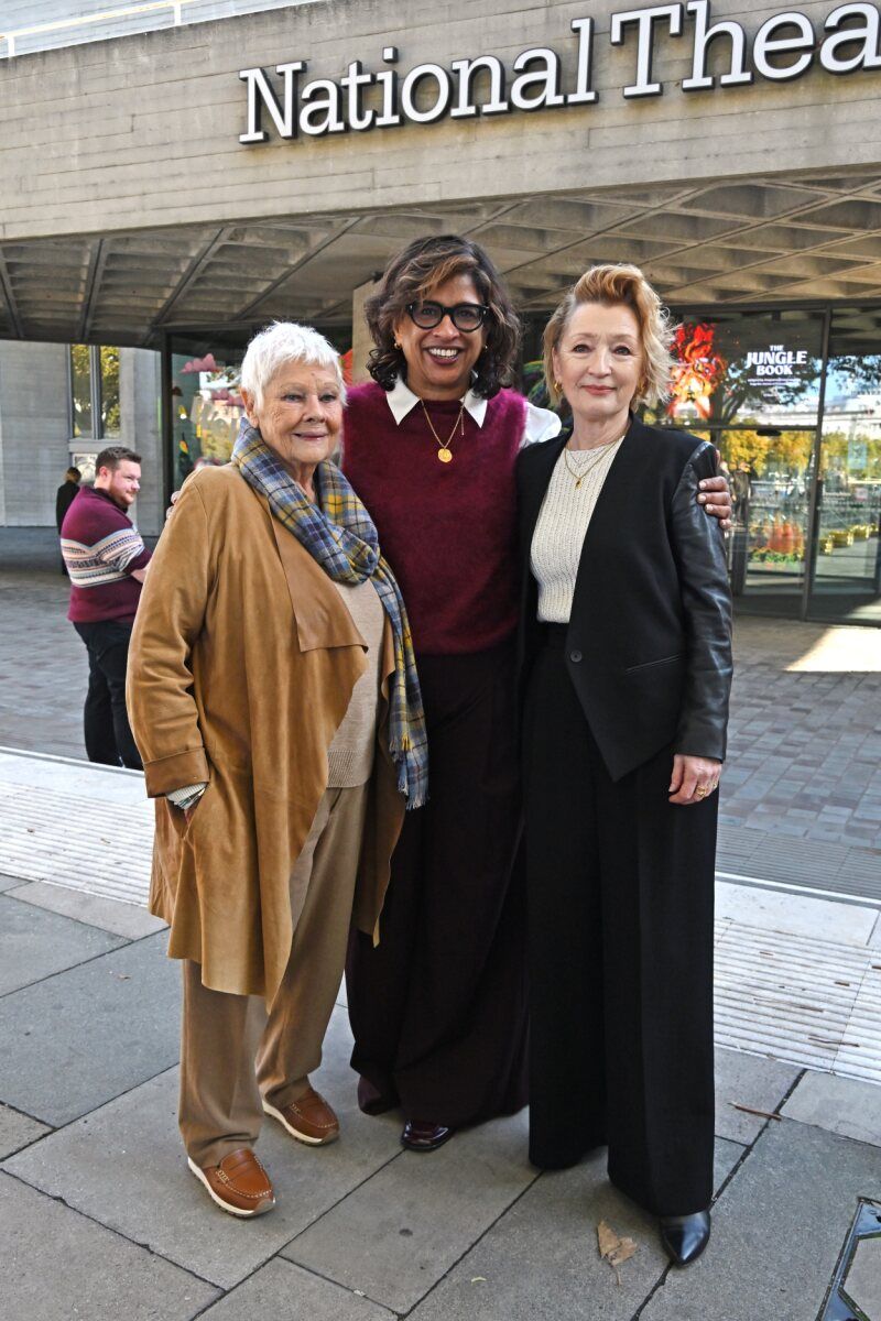 Photos: Judi Dench, Lesley Manville and More Unveil National Theatre Installation — photo 9 of 10