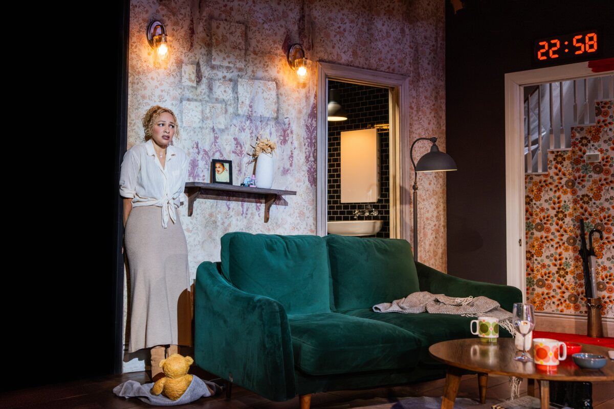 Photos: Anna Camp, Jasmine Cephas Jones and More in 2:22 - A GHOST STORY — photo 6 of 13