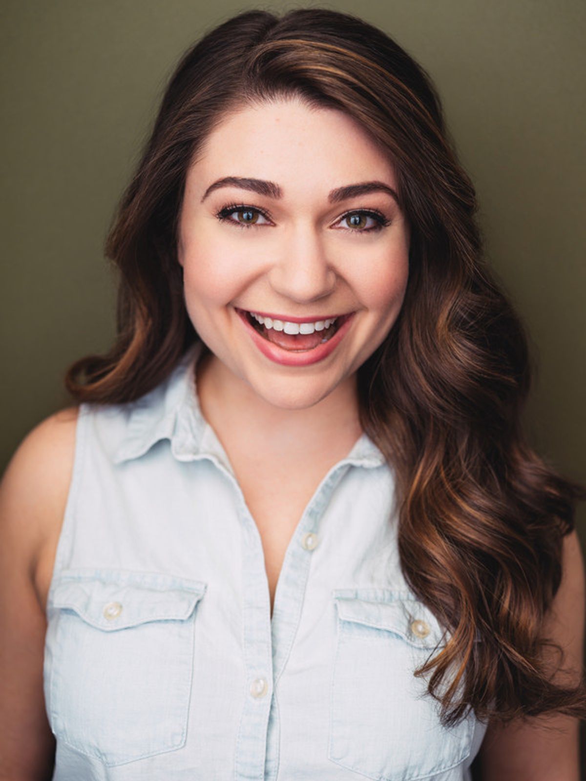 Dani Apple Headshot