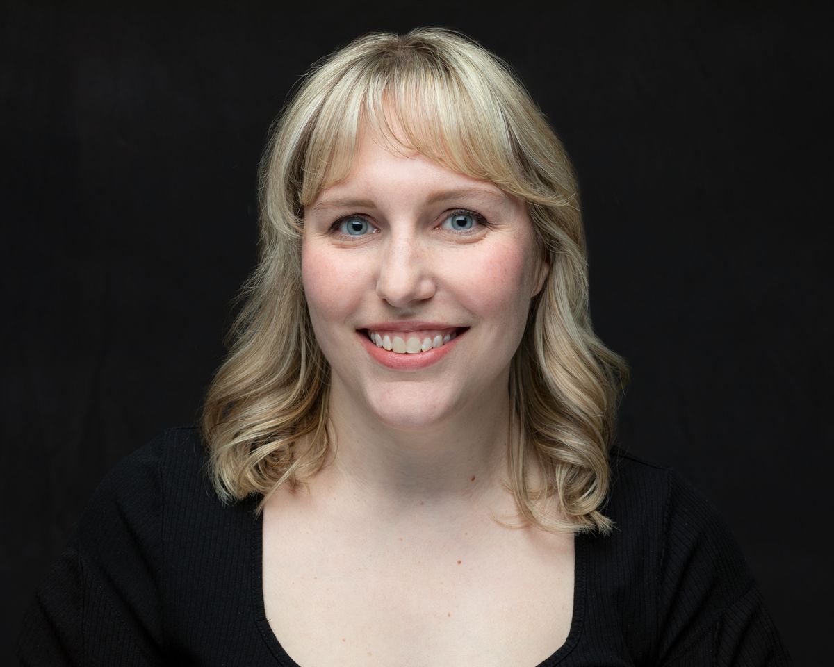 Megan Thomas Headshot