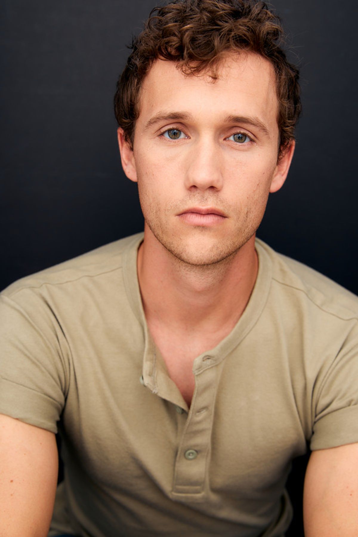 Taylor Simmons Headshot