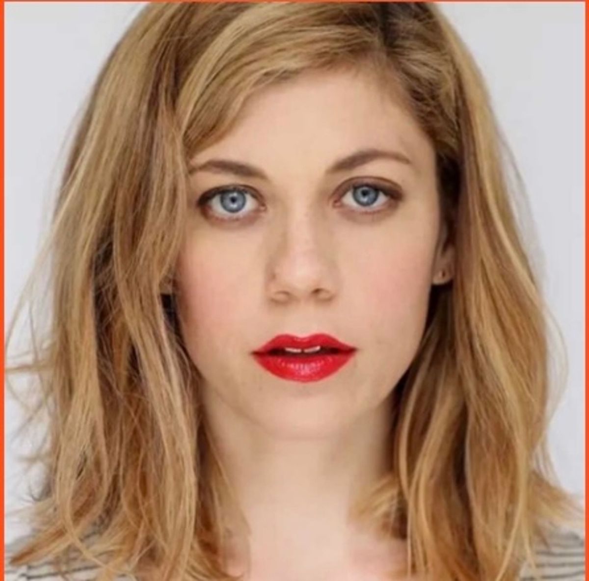 Susannah Flood Headshot