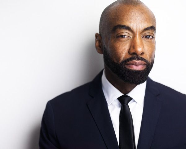 MAURICE MCRAE Photo