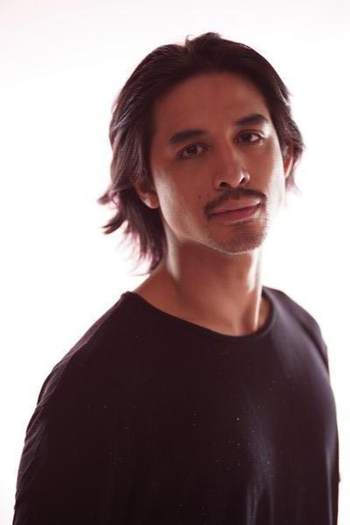 Jef Flores Headshot