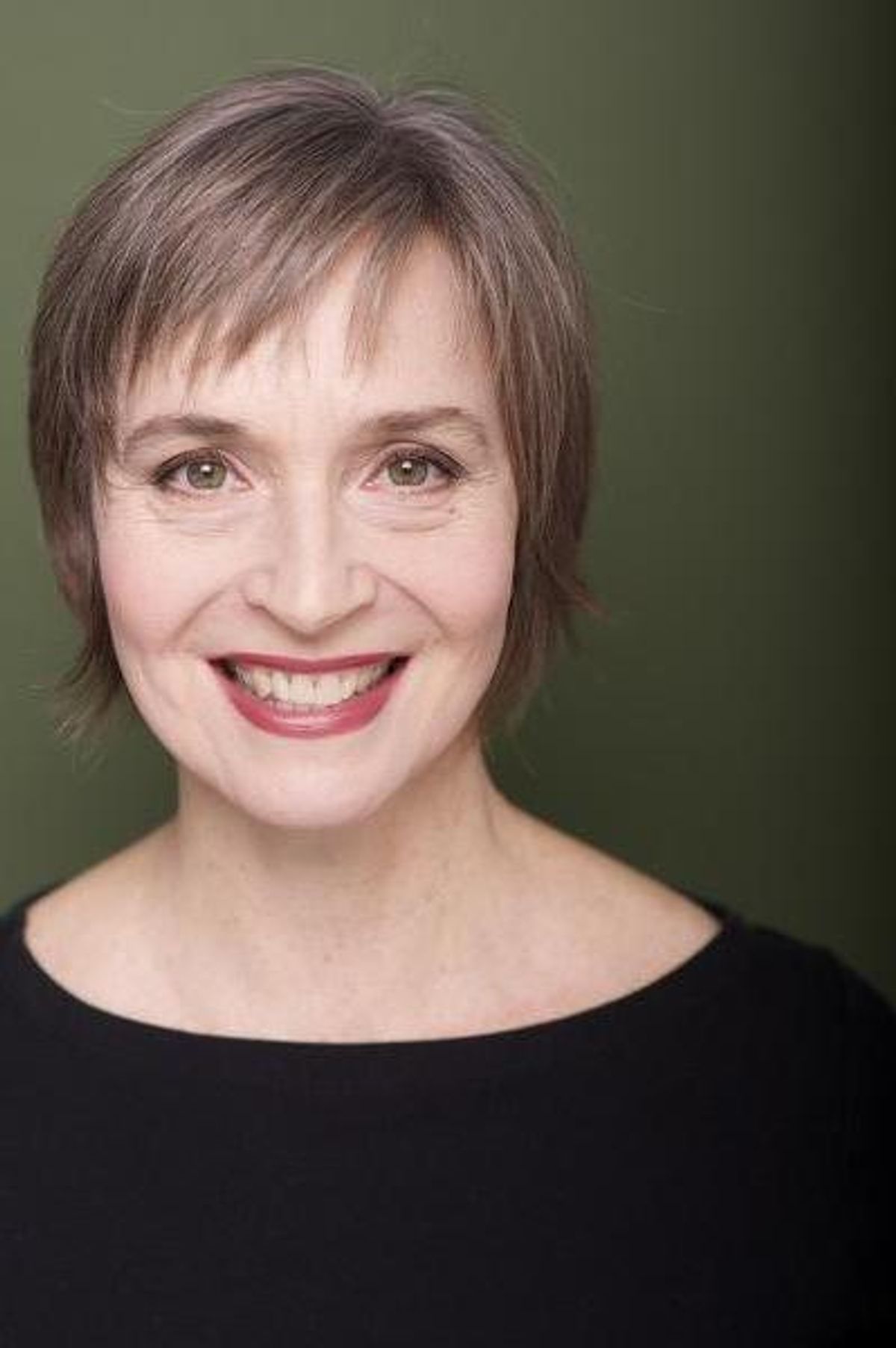 Mary Illes Headshot