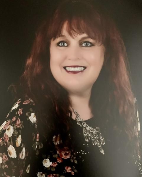 Lynn Manuell Photo