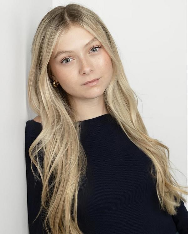 Ava Davis Photo