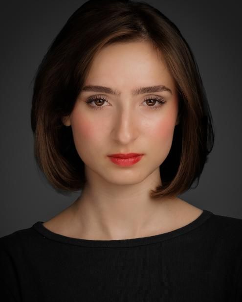 Mia Kadar Photo