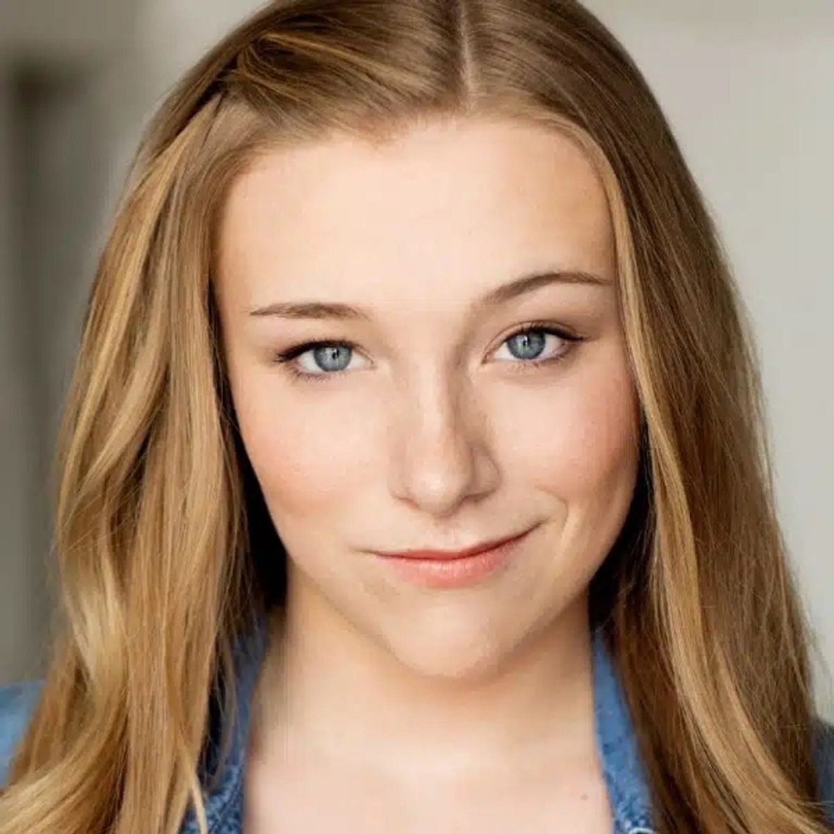 Alyssa Carol Headshot