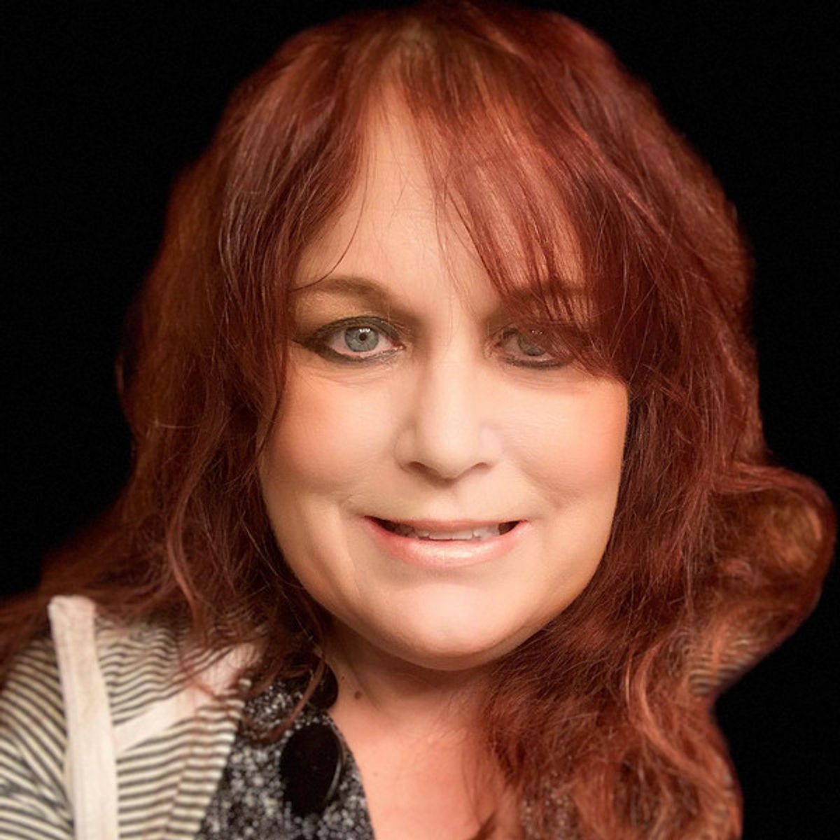 Lynn Manuell Headshot