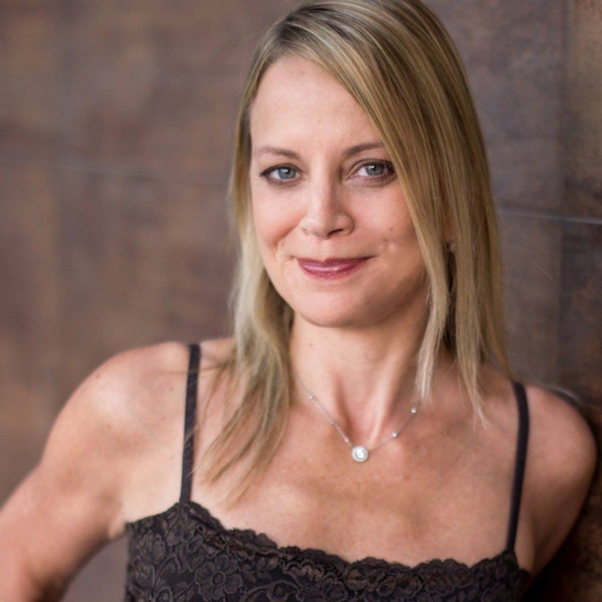 Lori Kee Headshot