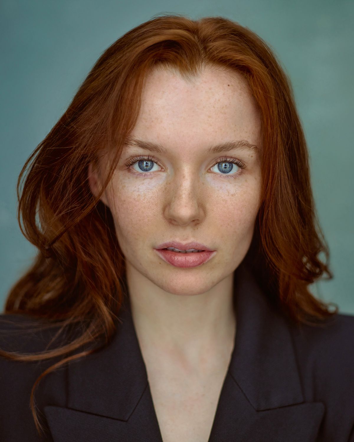 Emma Lloyd Headshot