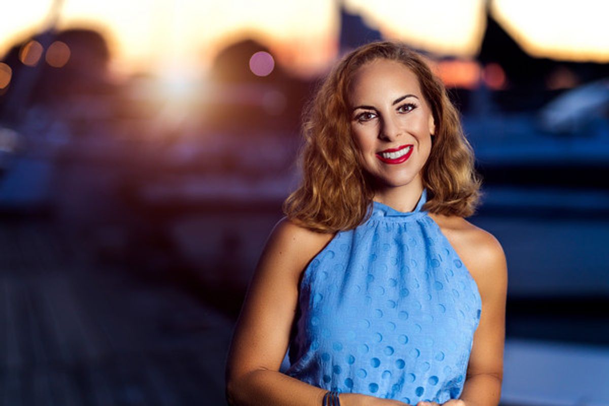 Dawn Derow Headshot