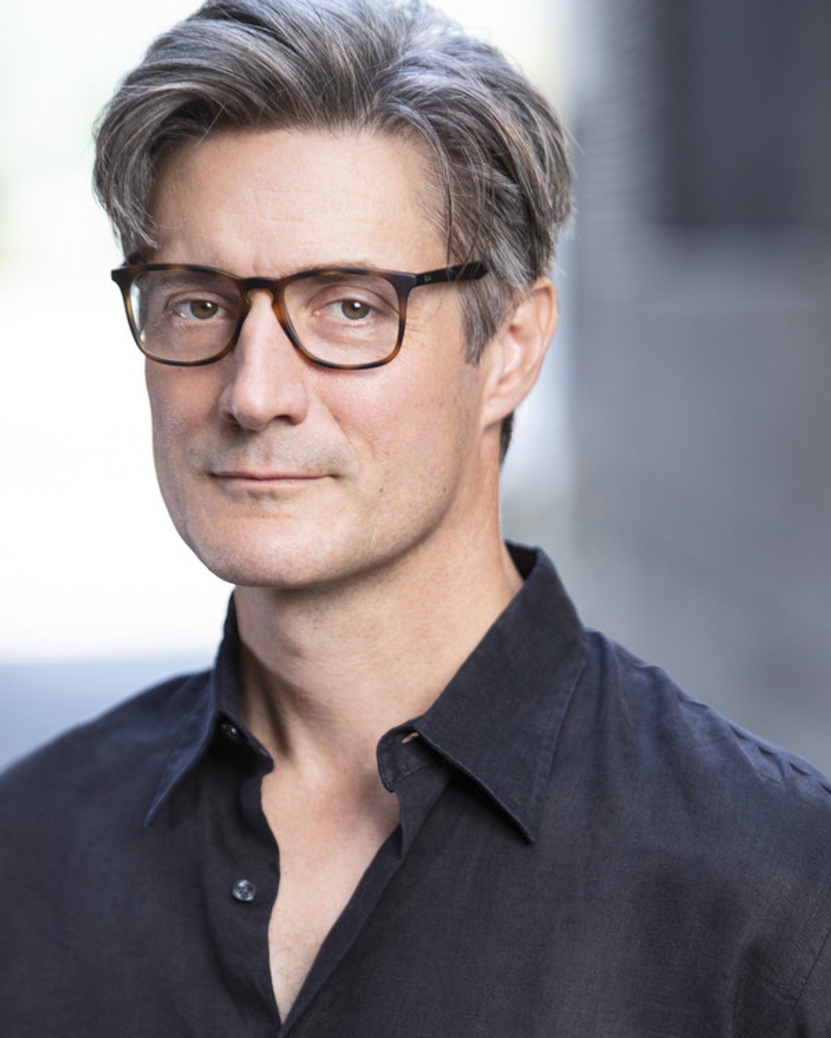 Gareth Saxe Headshot