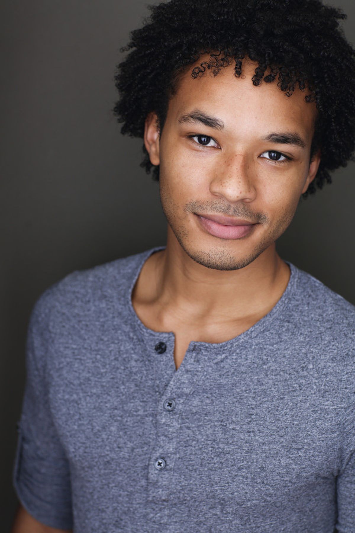 Damian Barray Headshot