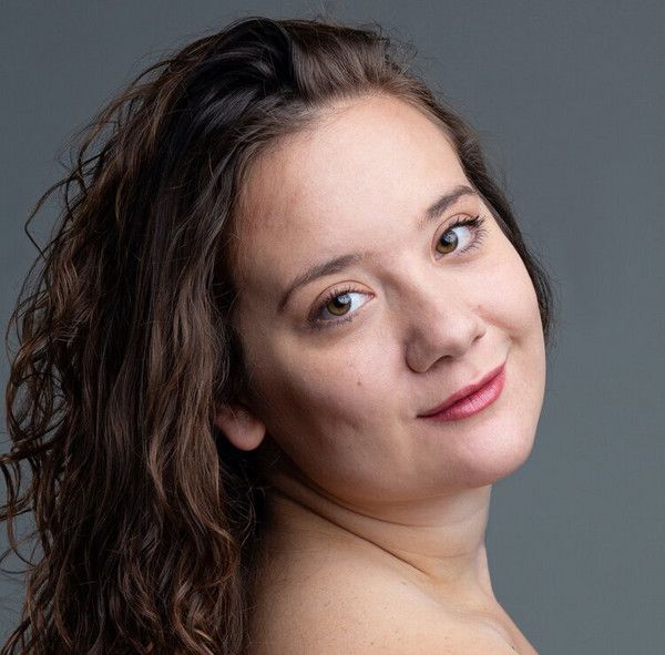 Laura Garrett Photo