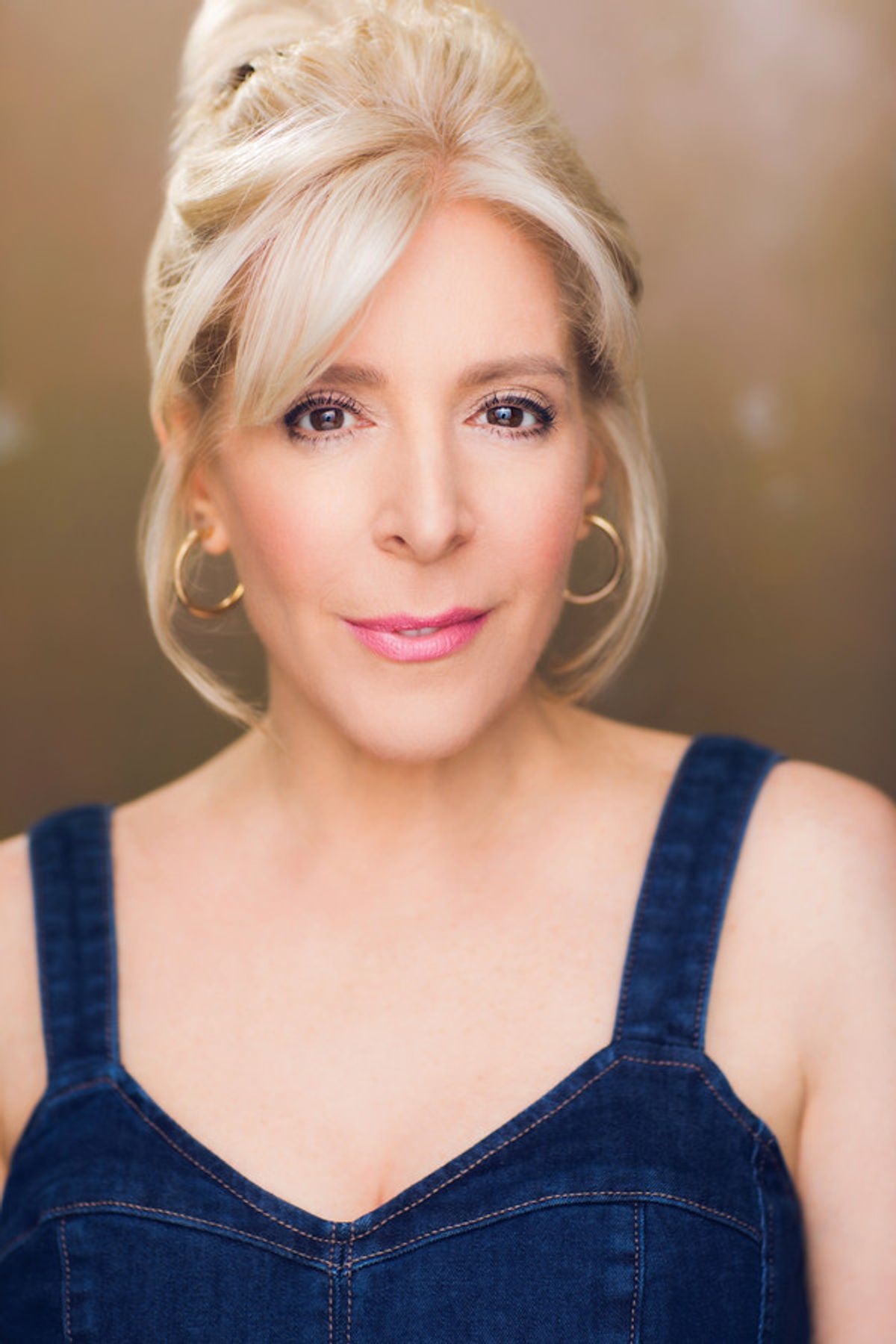 Donna Ross Headshot