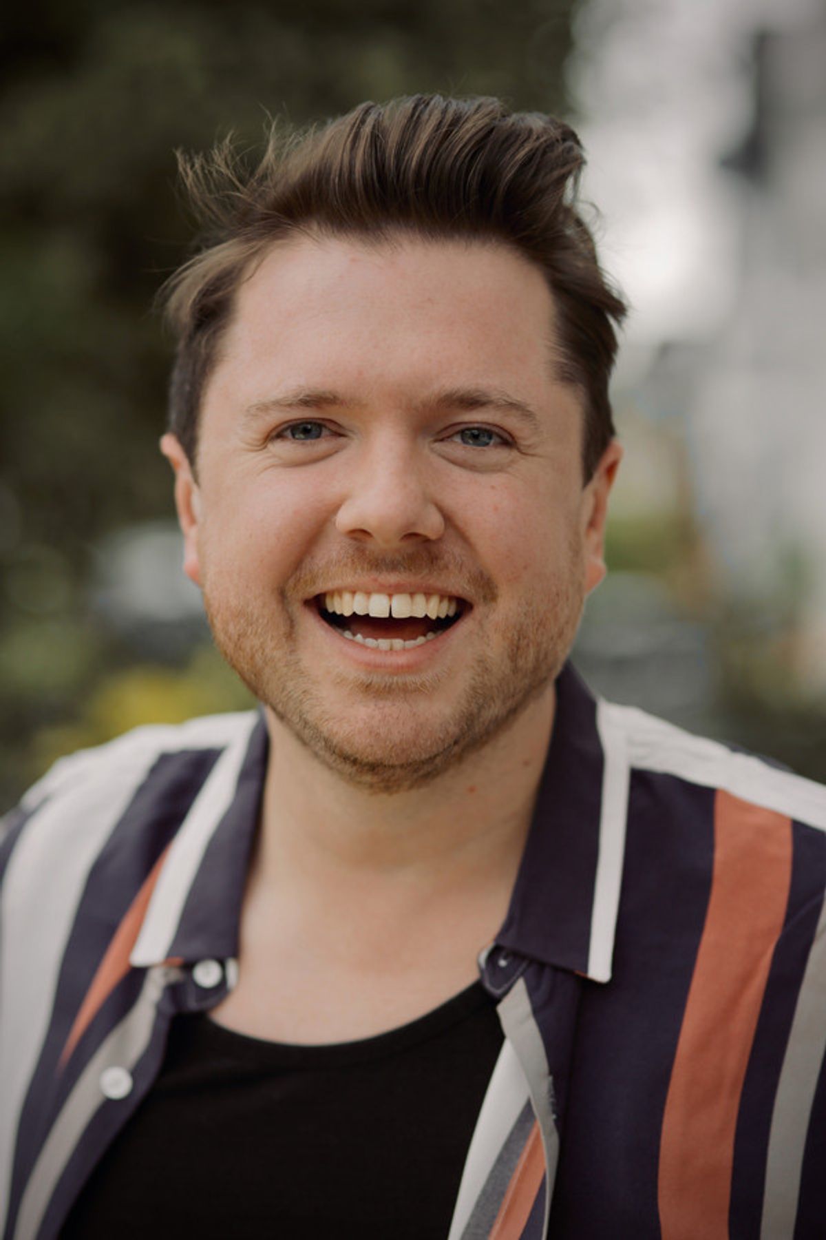 Robin Rayner Headshot