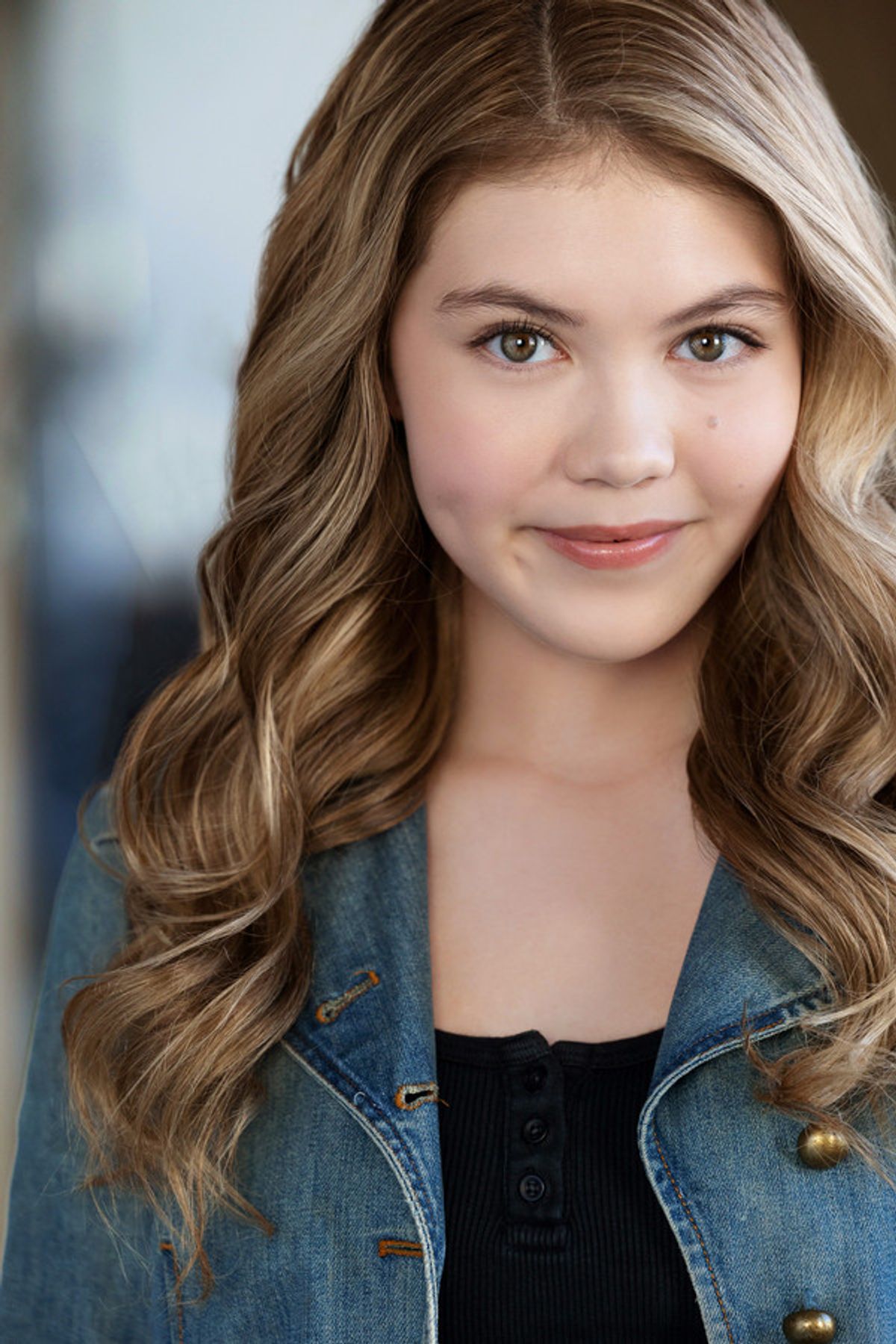 Maddie Delbridge Headshot