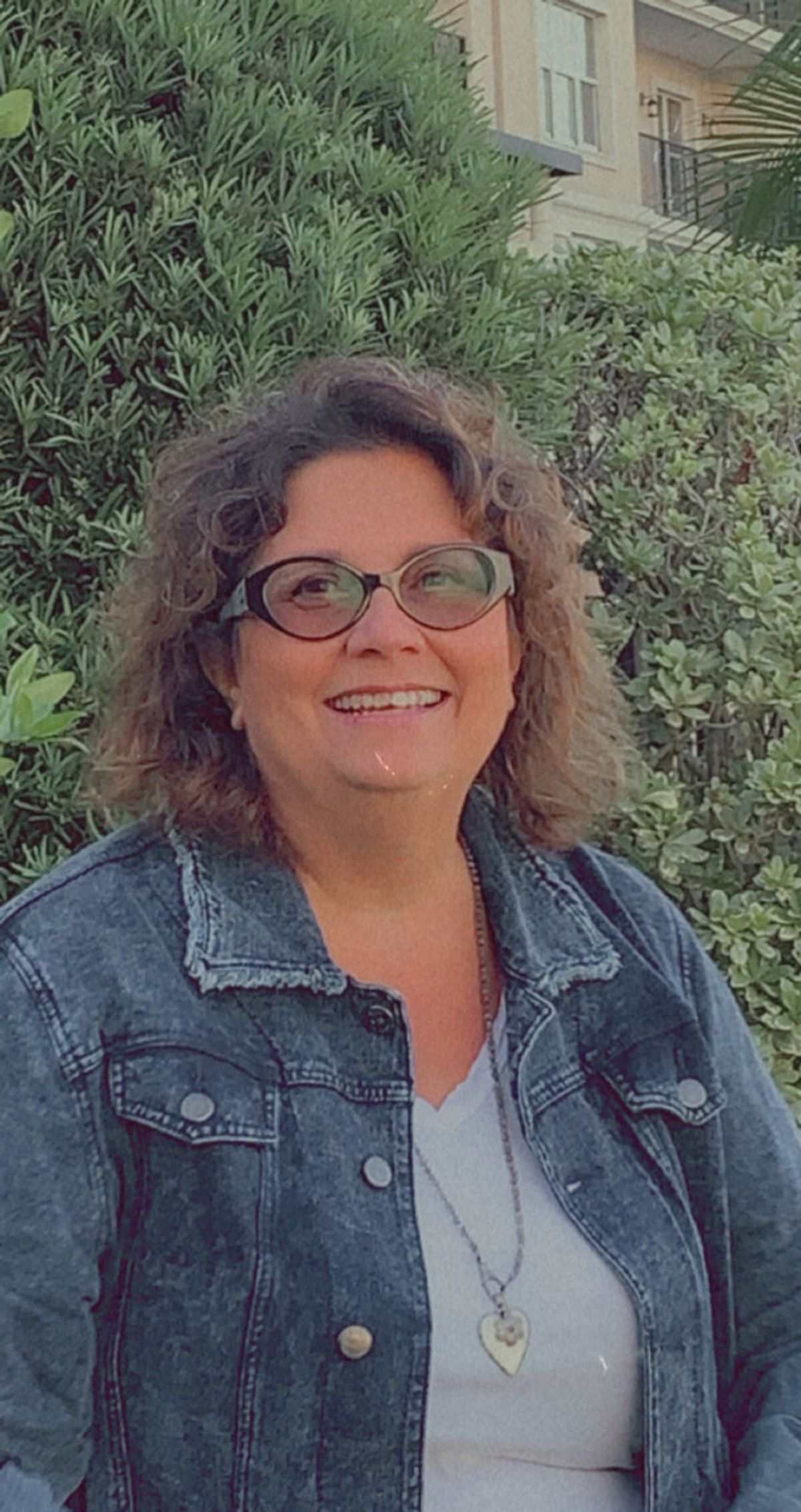 Susan DuBow Headshot