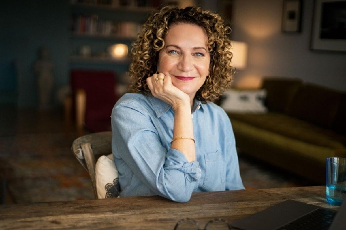 Michele Lowe Headshot