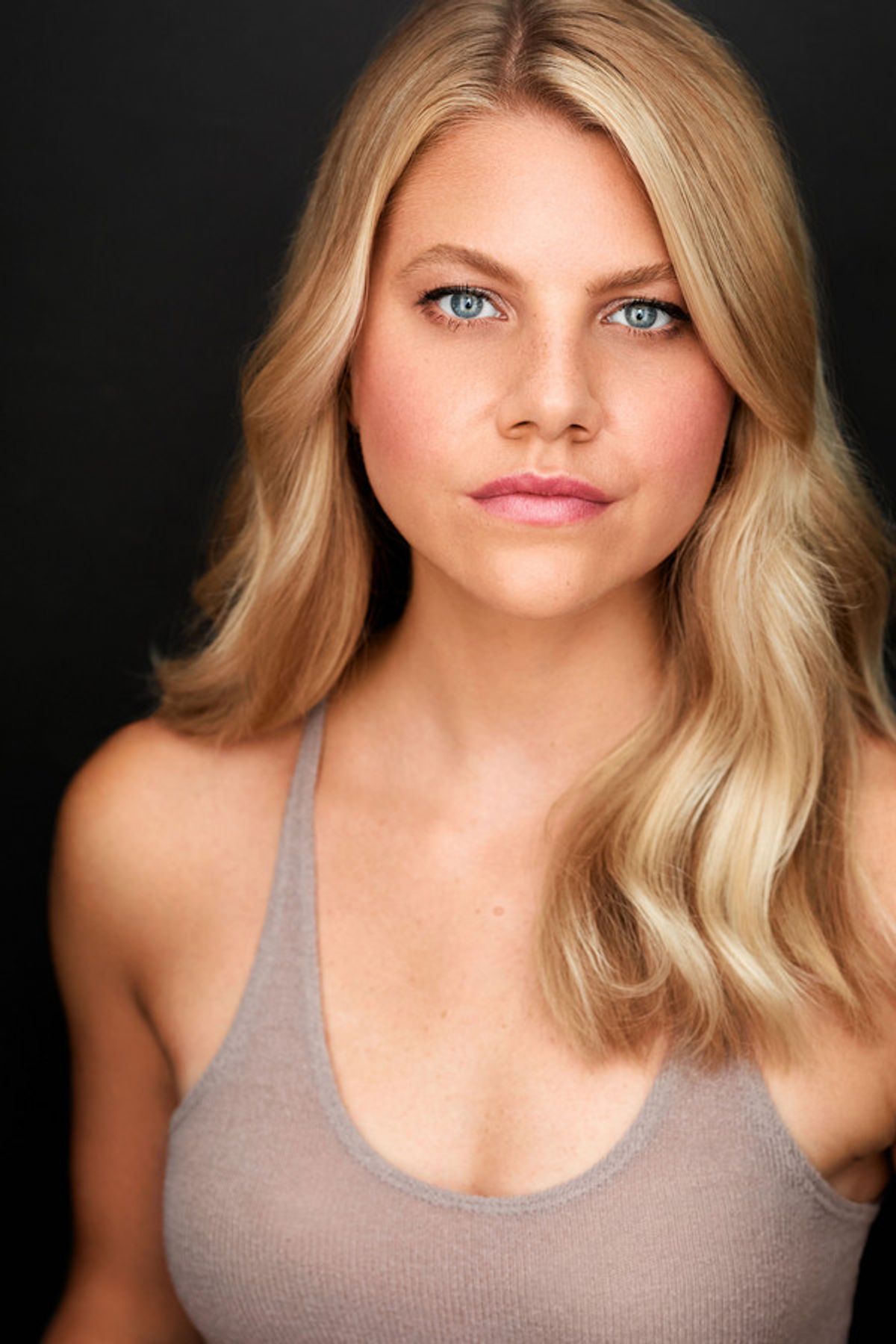 Kelsey Lea Jones Headshot